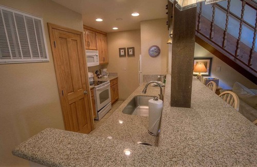 Pioneer Trail Condominio | A pie de playa, condominio de chimenea con piscina comunitaria, jacuzzi (LLC0972)