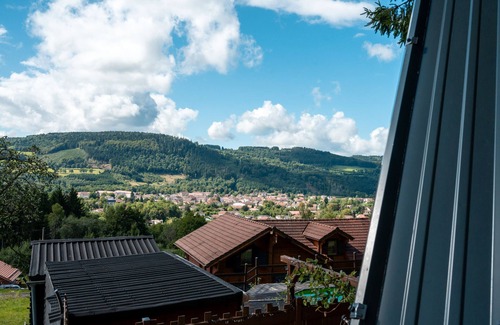 Granges-Aumontzey Cabina | Cabin 'The Squirrel' with Private Terrace