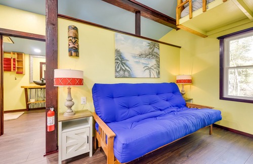 Supply Cabina | Cabin w/ Deck & Fire Pit: 2 Mi to Holden Beach!