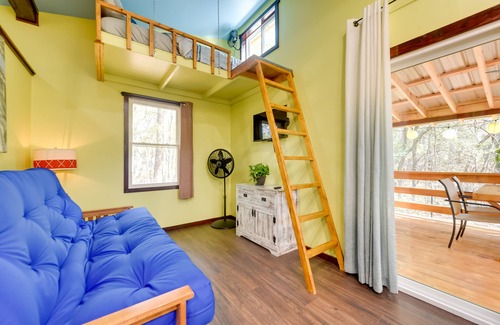 Supply Cabina | Cabin w/ Deck & Fire Pit: 2 Mi to Holden Beach!
