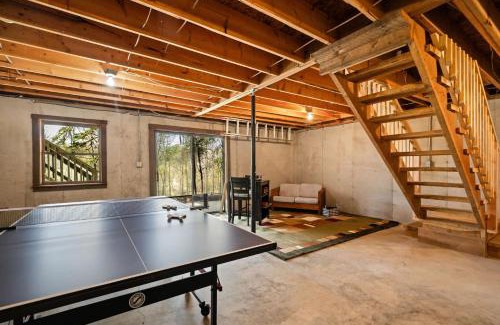Mathias Casa | Cabin w Fireplace Fire Pit Grill & Games