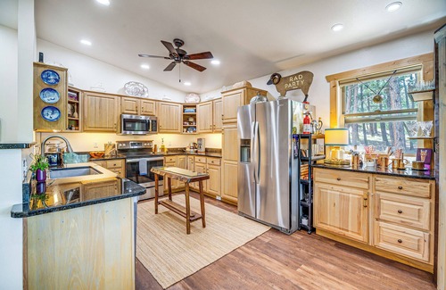 Westcliffe Cabina | Cabin w/ Hot Tub, Deck & Mtn Views in Westcliffe!