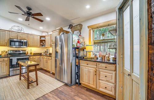 Westcliffe Cabina | Cabin w/ Hot Tub, Deck & Mtn Views in Westcliffe!