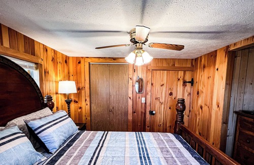 Mouth of Wilson Cabina | Cabin w/ Views/Pond/Foosball Table by Camp Cheerio