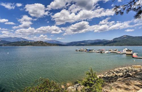 Trinity Center Casa | Cabin with Backyard Space - half Mi to Trinity Lake!