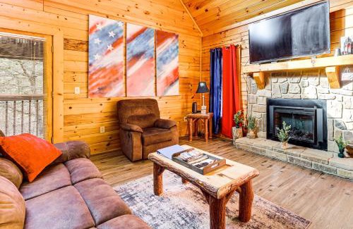 Sevierville Casa | Cabin with Deck, Hot Tub and Douglas Lake Resort Perks