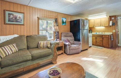 Branson West Casa | Cabin with Fire Pit - 12 Mi to Silver Dollar City!