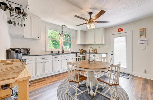 Carrollton Casa | Cabin with Fire Pit - 7 Mi to Downtown Carrollton!