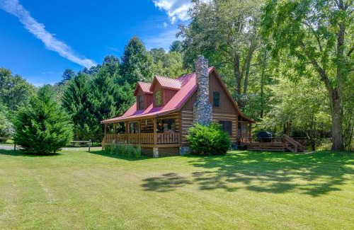 Hartford Casa | Cabin with Hot Tub and Fishing Pond in Del Rio!
