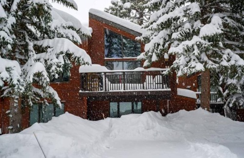 Mammoth Lakes Cabina | Mountain Feel 2 habitaciones y 2 baños cerca de Eagle Lifts