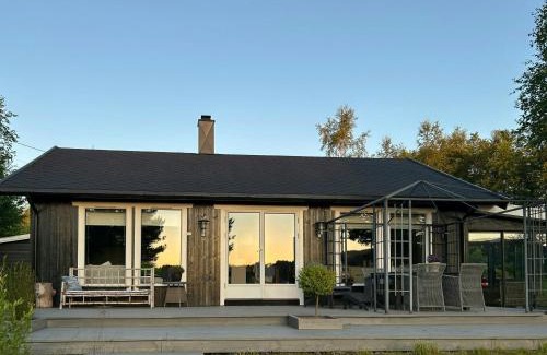 Torjulvagen Casa | Cabin With Views Over Straumsundet