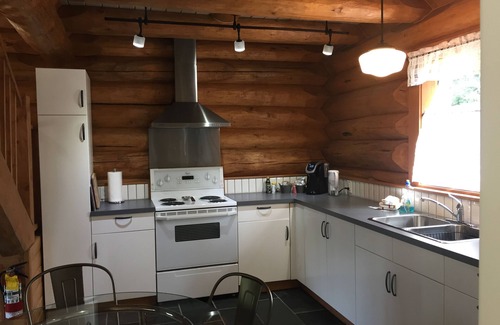 Nordegg Cabina | Cabina 1 - Una hermosa cabaña de madera en el corazón de las Montañas Rocosas canadienses