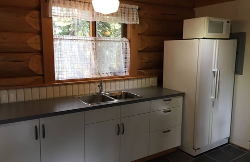 Nordegg Cabina | Cabina 1 - Una hermosa cabaña de madera en el corazón de las Montañas Rocosas canadienses