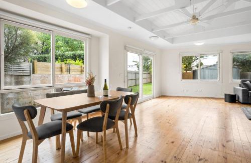 Barwon Heads Casa | Cabinesque Comfort - A Refreshing Beachside Retreat