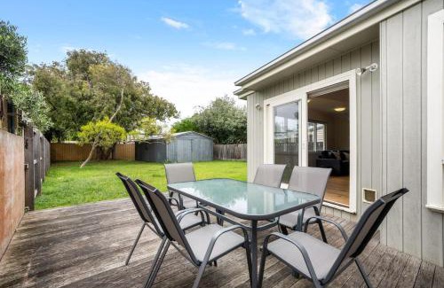 Barwon Heads Casa | Cabinesque Comfort - A Refreshing Beachside Retreat