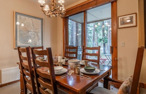 Crooked Pines Casa | Cabins 1