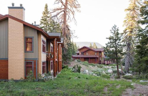 Crooked Pines Casa | Cabins 21