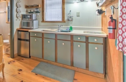 Del Rio Cabina | Cabins at Brush Creek Mtn-Bear Den