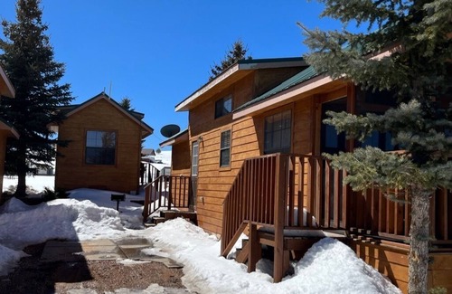 Mammoth Creek Cabina | Cabins by Panguitch Lake: Where Rustic Charm Meets Amazing Fishing!