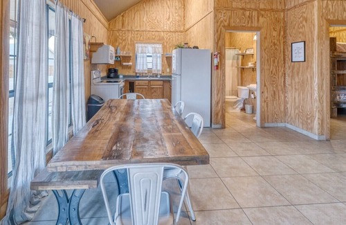 Concan Cabina | Cabins by the Frio River - River Rock Cabin #1