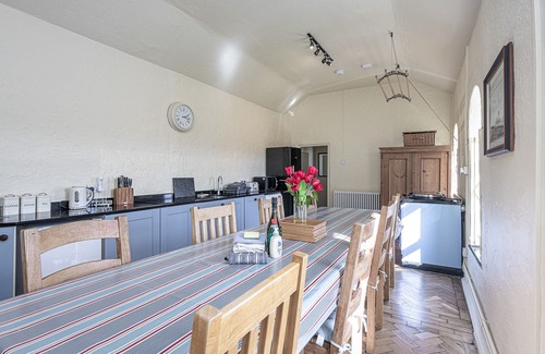 Cylch-Y-Garn Cabaña | Cable Cottage - una propiedad costera con capacidad para 8 personas en 4 habitaciones