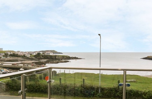 Cemaes Bay Cabaña | Cable House
