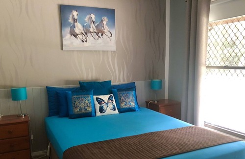 Bellmere Casa | Caboolture 4. Casa de vacaciones de 5 estrellas en la puerta de entrada a la costa del sol en Qld