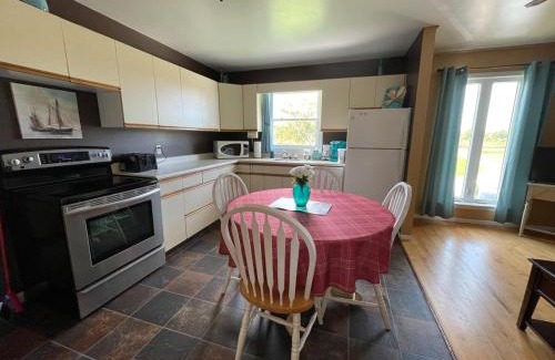 Petit-Etang Apartamento | Cabot Trail Getaway with EV plug