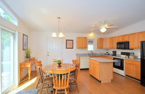 Berkeley Springs Casa | Cacapon Connected - Workplace Retreat