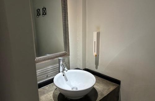 Thanon Phetchaburi Hotel | Cacha Hotel
