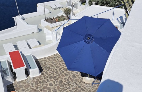 Firostefani Casa | Cactus cave house on the caldera