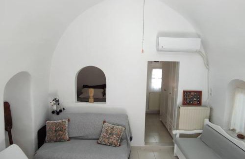 Emporio Casa | Cactus house Santorini