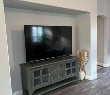 Greenacres Casa | Cadbury 4BR Outdoor Kitchen Sleeps 8 Peaceful
