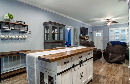Townsend Condominio | Cades Cove Paradise - SoftTub Spa & Fireplace!