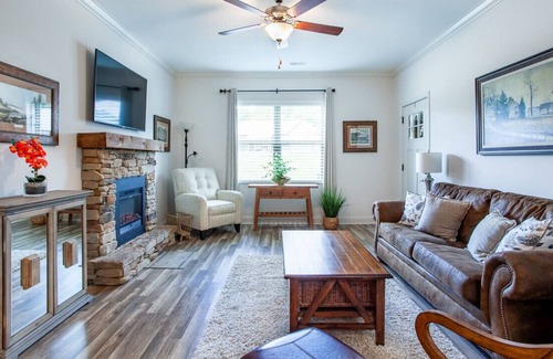 Townsend Condominio | Cades Cove Peaceful Place - with Fireplace!
