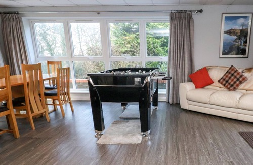 Bont Newydd Cabaña | CADWALADR, pet friendly, luxury holiday cottage in Caernarfon