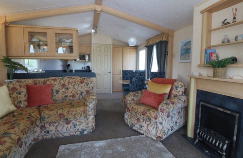 Amlwch Cabaña | CAE CARREG, pet friendly, country holiday cottage in Cemaes Bay