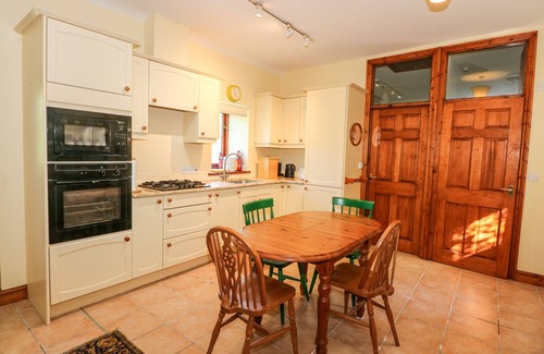 Talsarnau Cabaña | CAE'N Y COED BARN, country holiday cottage in Penrhyndeudraeth