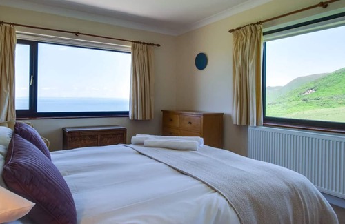 Crynant Casa | Caemor in the beautiful Swansea