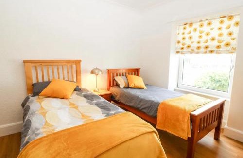 Dinas Casa | Caer Rhos
