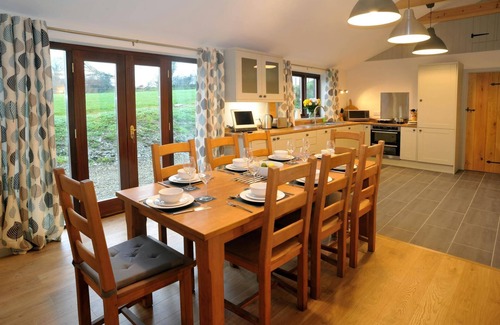 Whitland Cabaña | Caer-uchedydd, Crymych