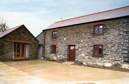 Whitland Cabaña | Caer-uchedydd, Crymych