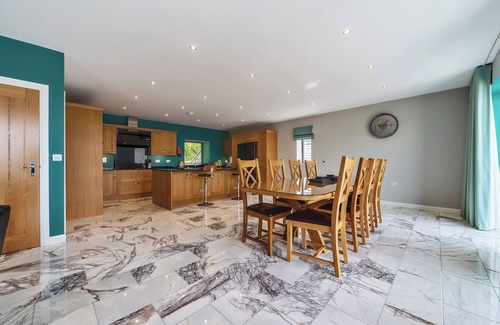 Talsarnau Cabaña | CAERFFYNNON HOUSE, family friendly, with hot tub in Porthmadog