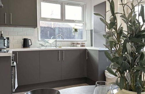 Newport Apartamento | Caerleon Way by Tŷ SA