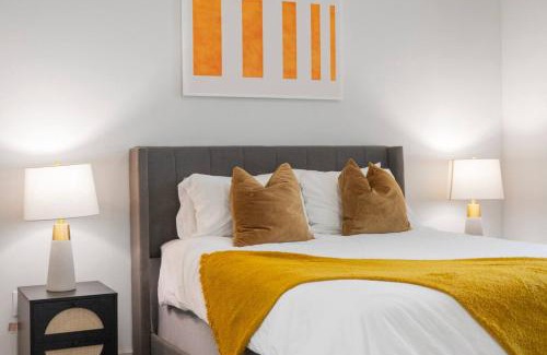 Vickery Meadow Apartamento | Cafe Amor - Suite w Resort Amenities by Midtown