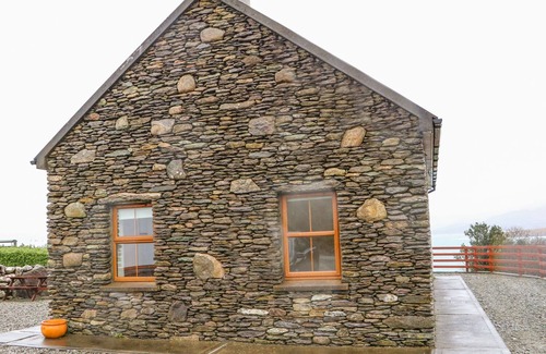 County Cork Cabaña | CAHIRKEEN COTTAGE, pet friendly in Allihies, County Cork