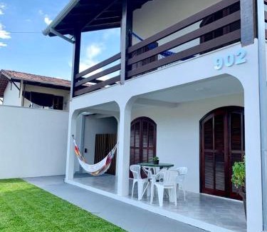 Matinhos Casa | Caiobá - Casa 4 quartos com AR, espaçosa e perto do mar