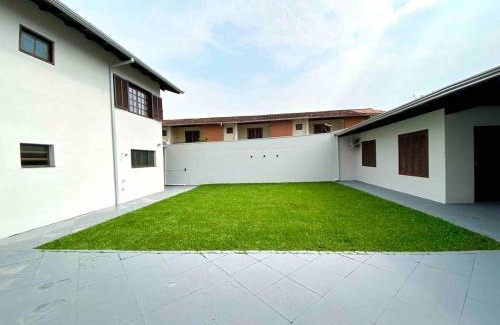 Matinhos Casa | Caiobá - Casa 4 quartos com AR, espaçosa e perto do mar