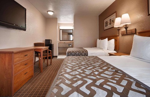 Cajon Junction Hotel | Cajon Pass Inn