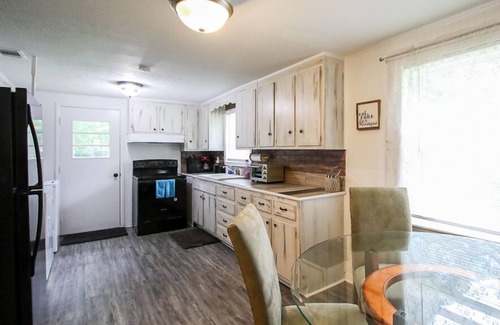 Pooler Casa | Cake Bungalow*Pet Friendly*Minutes from I-95